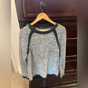 The Loft size large soft sweater in gray and white